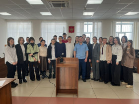 14 марта обучающиеся 8 &quot;А&quot; класса вместе с классным руководителем Калиевой С.Н. и учителем истории Букатовой А.В. посетили городской суд.